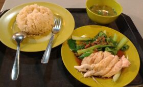 Exquisite Hainanese Chicken Rice Set: Indulge in Singapore's Culinary Delight